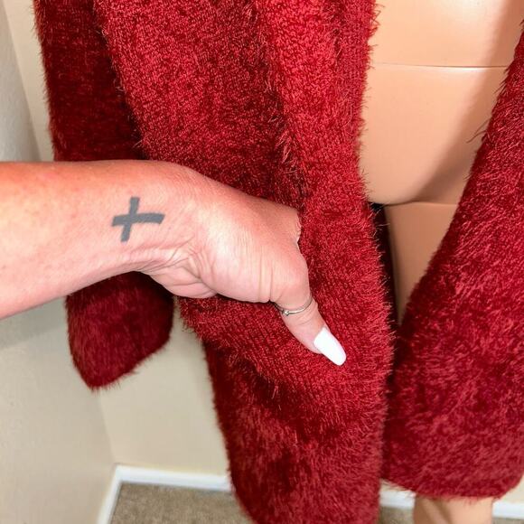 LUSH cardigan sweater burgundy eyelash front pockets long open front SZ LG - Picture 4 of 9